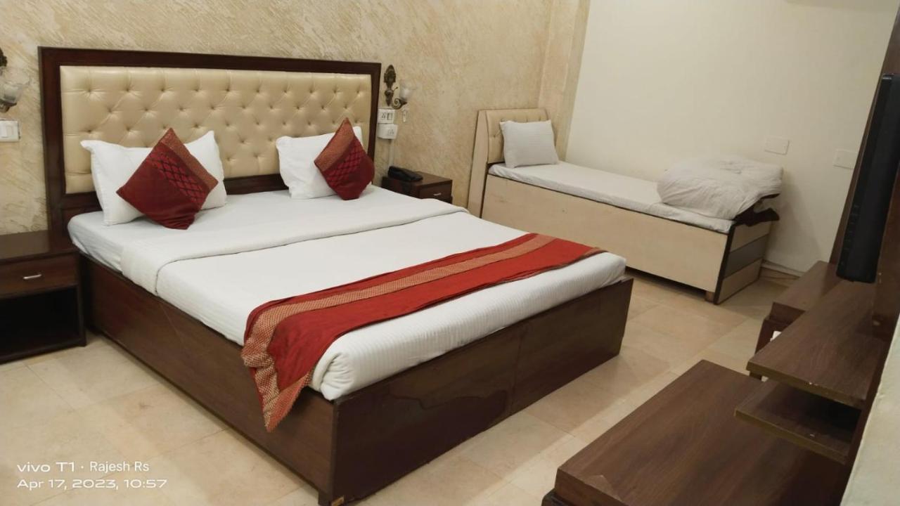 Hotel Diamond Inn Chandīgarh Εξωτερικό φωτογραφία