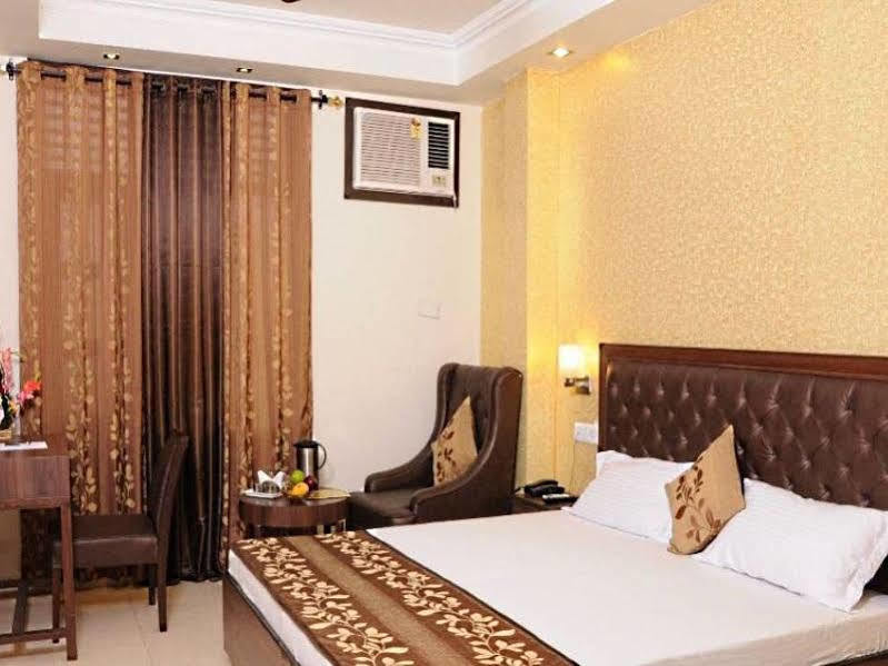 Hotel Diamond Inn Chandīgarh Εξωτερικό φωτογραφία